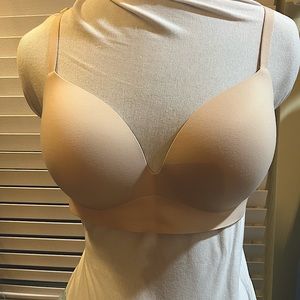 Victoria’s Secret incredible padded no wire without gap in the band